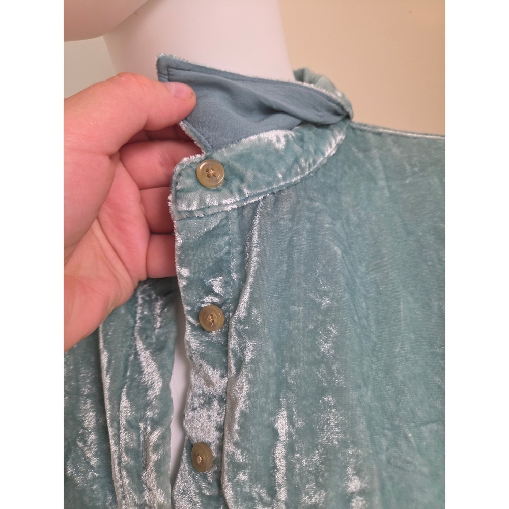 Pilcro Anthropologie Sage Green Crushed Velvet Button Down Shirt Womens Size 4 - Picture 12 of 16